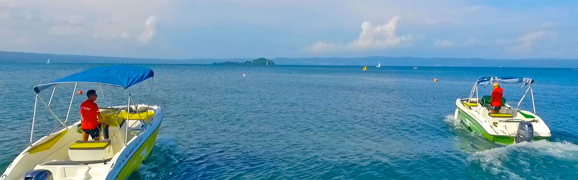 barche in navigazione sul lago di bolsena