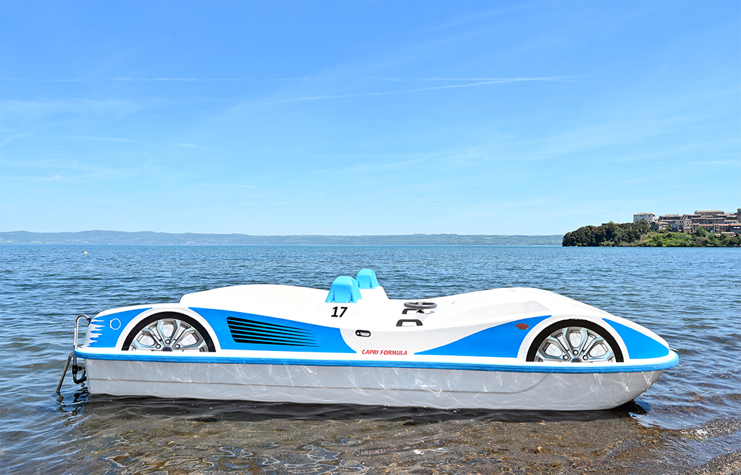 pedalo a noleggio sul lago di bolsena